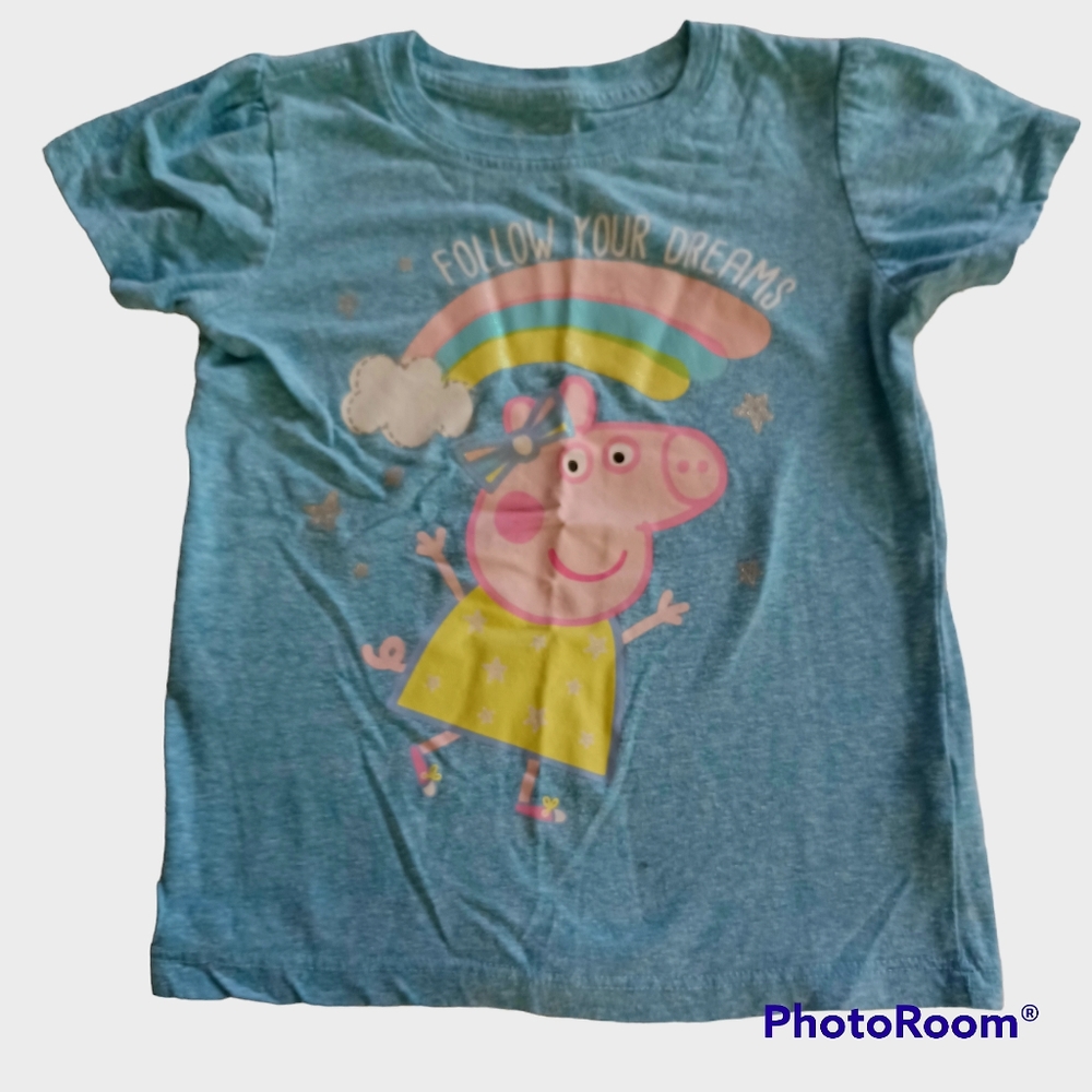 💙4/$13 Peppa pig shirt size 5T